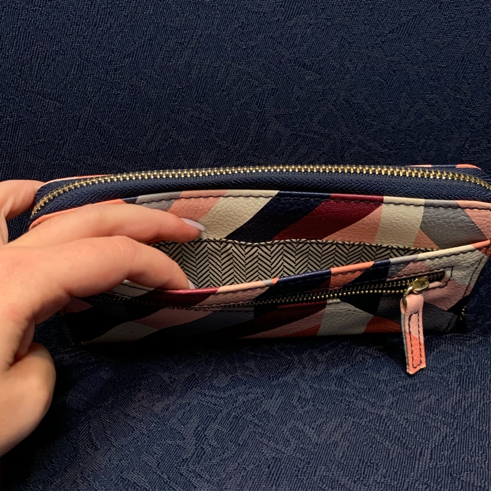 Adorable Fall Wallet 🍁🍂 - Picture 3 of 5